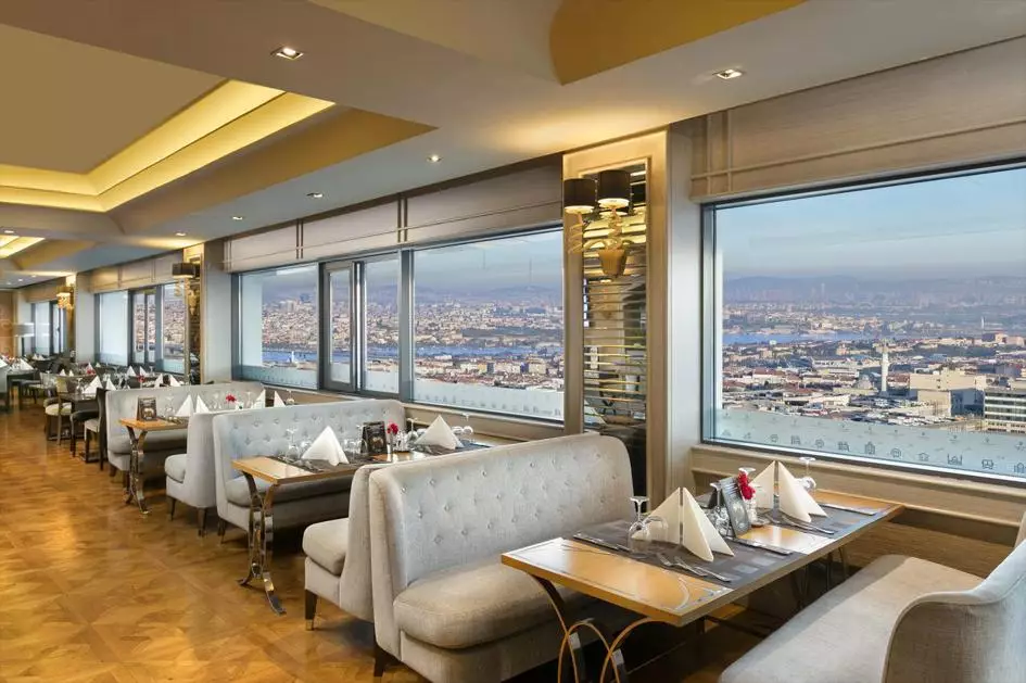 رستوران Titanic Business Golden Horn
